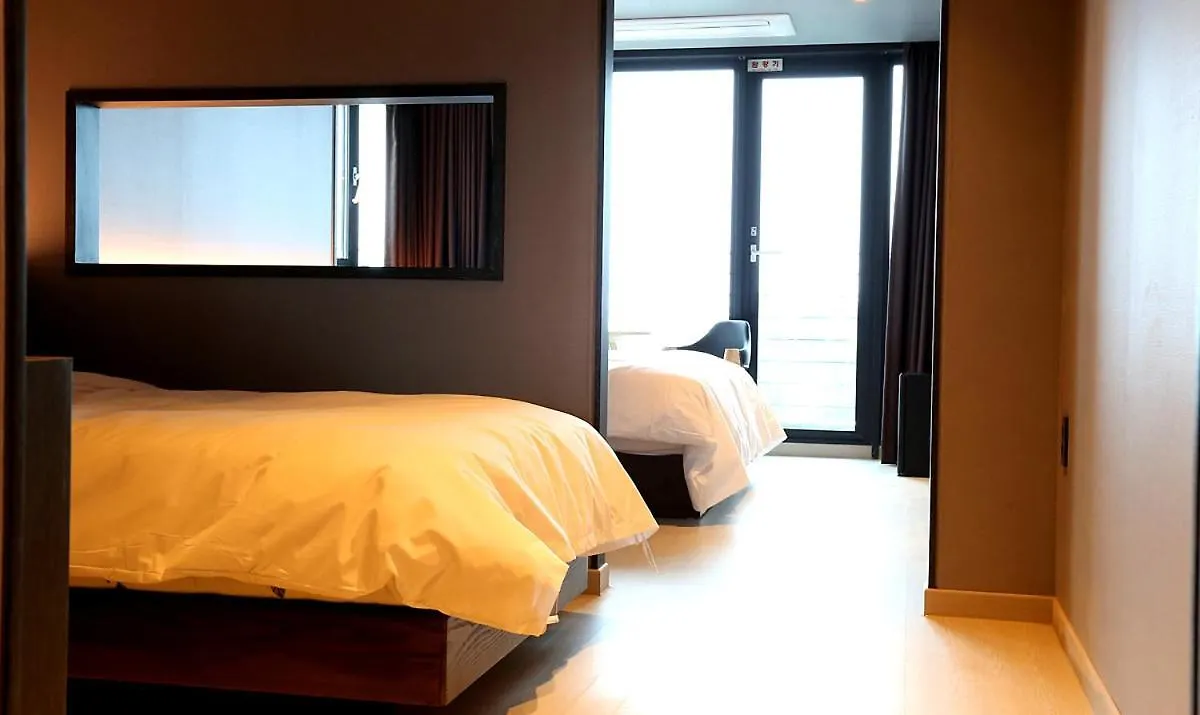 Suntree Hotel Busan 2*,  South Korea